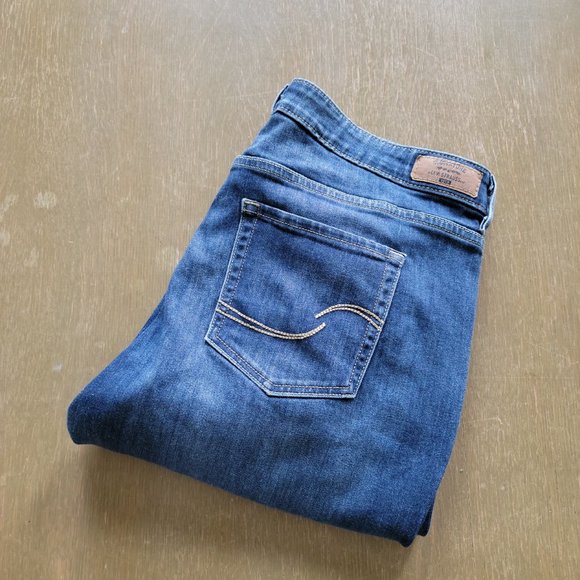 Levi's Denim - ECO FRIENDLY Levi's Signature Gold Jeans